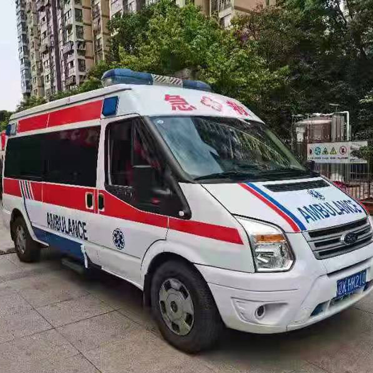 波莲镇长途救护车护送病人返乡
